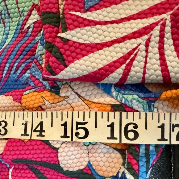 Tommy Bahama Red Fitted Graphic Blouse - Picture 8 of 8